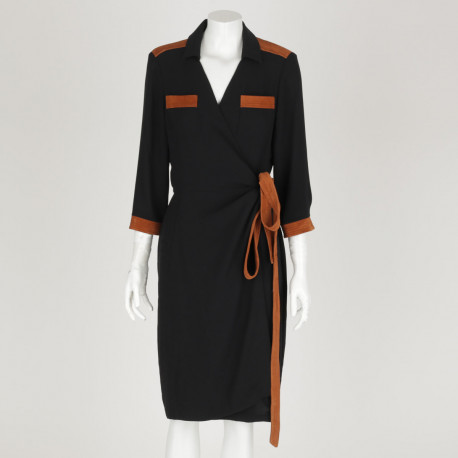 Diane Von Furstenberg czarna sukienka brązowy pasek
