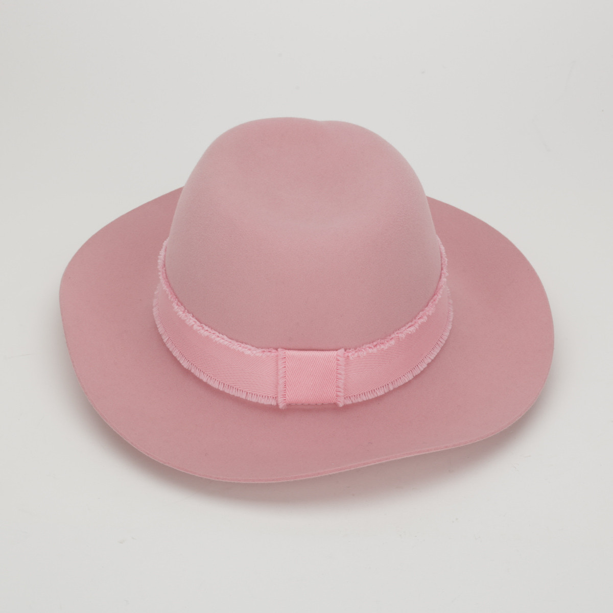 różowy kapelusz