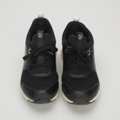 Louis Vuitton Sneakersy czarne z białymi podeszwami