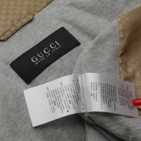 Gucci bezowa wiatrówka w logo