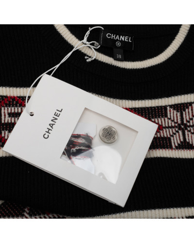 Chanel  czrana sukienka w pasy