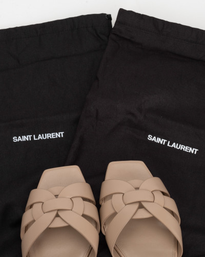 Saint Laurent  Klapki bezowe