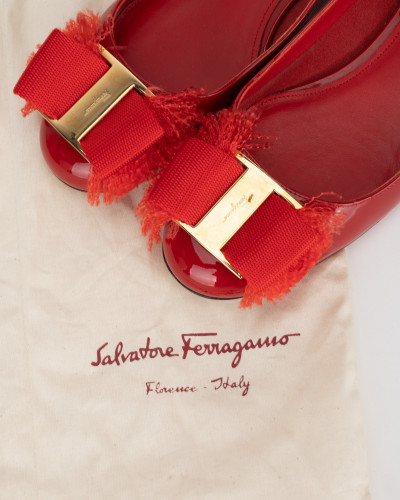 Salvatore Ferragamo bordowe zamszowe