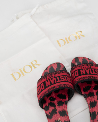 Dior Klapki w zwierzęcy print rozmowy