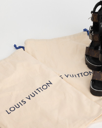 Louis Vuitton Sandały brązowe