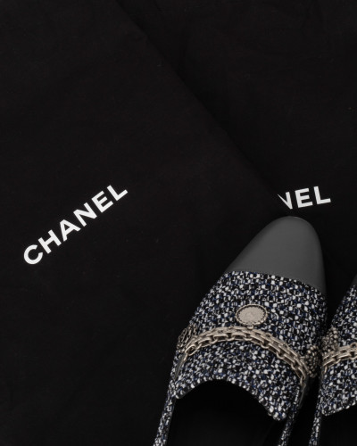 Chanel  Loafer płaskie granatowe baleriny tweedowe z łańcuszkiem