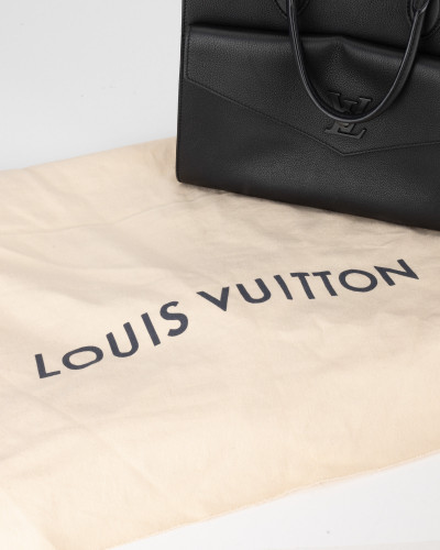 Louis Vuitton Torebka czarna z kieszonką z przodu