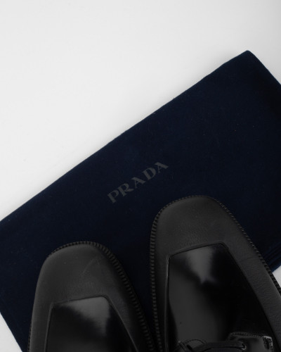 Prada Buty czarne płaskie z gumą po boku