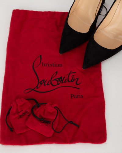 Christian Louboutin Szpilki czarne zamszowe decoltish 100