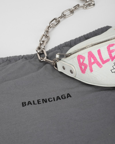 Balenciaga Torebka nerka biała z grafiti